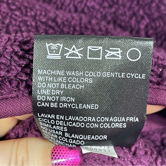 Weatherproof, Fluffy Jacket. Size Small. In excellent condition! - Picture 4 of 6